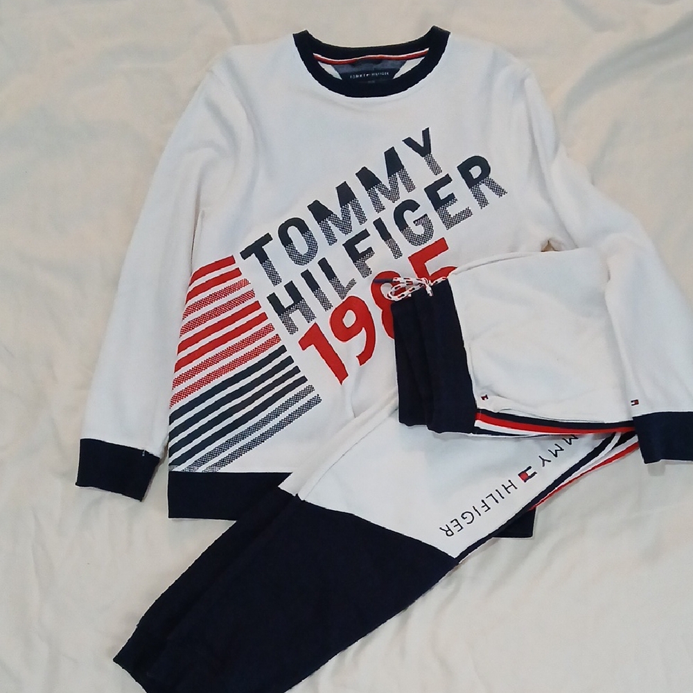 Tommy Hilfiger White and Navy Lounge Set